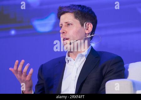 Sam Altman, PDG d'OpenAI, participe au Forum sur la révolution de l'intelligence artificielle (IA) à Taipei le 25 septembre 2023. Banque D'Images