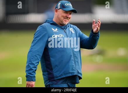 David Saker, entraîneur de bowling rapide de l'Angleterre, lors d'une séance de filets au Seat unique Stadium, Bristol. Date de la photo : lundi 25 septembre 2023. Banque D'Images