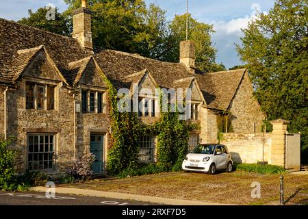 Cottage dans Burford Oxfordshire Banque D'Images