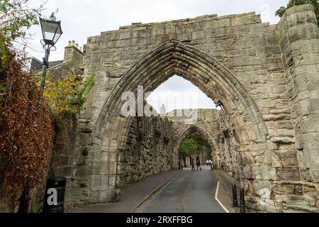 Le pends est un grand portier en pierre du milieu du 14e siècle de la portier, de St Andrews Banque D'Images