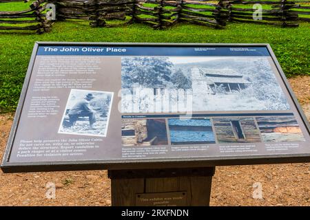 John Oliver Cabin site historique dans le village de Cades Cove dans le parc national de Great Smoky Mountain dans le Tennessee. Banque D'Images