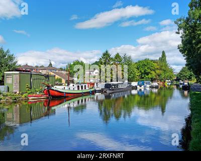 UK, West Yorkshire, Leeds, Rodley, Leeds et Liverpool canal à Rodley Barge Banque D'Images