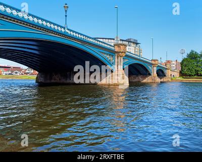 Royaume-Uni, Nottingham, Trent Bridge et River Trent Banque D'Images