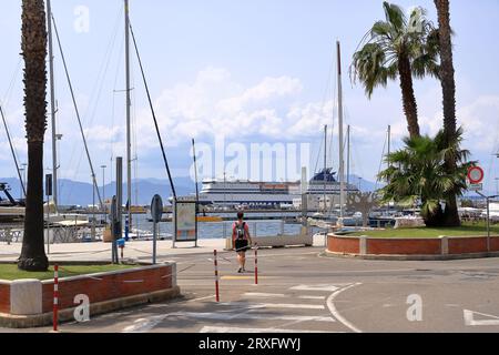 Mai 25 2023 - Cagliari, Sardaigne en Italie : agitation autour du port Banque D'Images