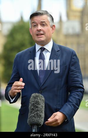 Londres, Angleterre, Royaume-Uni. 25 septembre 2023. Le général JONATHAN ASHWORTH, paymaster de l'ombre, est interviewé à Westminster. (Image de crédit : © Thomas Krych/ZUMA Press Wire) USAGE ÉDITORIAL SEULEMENT! Non destiné à UN USAGE commercial ! Banque D'Images