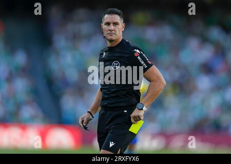 Séville, Espagne. 24 septembre 2023. L'arbitre Miguel Angel Ortiz Arias lors du match de Liga entre le Real Betis et le Cádiz CF a joué au stade Benito Villamarin le 24 septembre à Séville, en Espagne. (Photo Antonio Pozo/PRESSINPHOTO) crédit : PRESSINPHOTO SPORTS AGENCY/Alamy Live News Banque D'Images