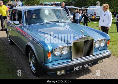 Rolls-Royce Silvershadow au rendez-vous annuel des classiques, des sports et des supercars à Stonor Park dans l'Oxfordshire. Banque D'Images