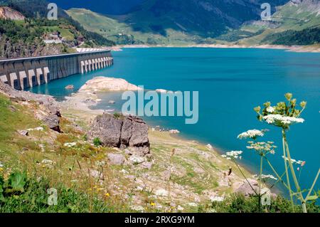 Barrage et réservoir du lac de Roselend, haute Savoie, France, Alpes Banque D'Images