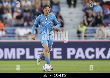 Le milieu de terrain polonais du SSC Napoli Piotr Zielinski contrôle le ballon lors du match de football Serie A entre le FC Bologne 1909 et le SSC Napoli au Stadio Renato Dall Ara Bologne, le 24 septembre 2023. Banque D'Images