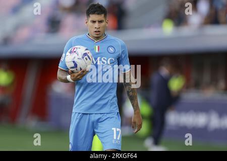 Le défenseur uruguayen de SSC Napoli Mathias Olivera regarde lors du match de football Serie A entre le FC Bologne 1909 et le SSC Napoli au Stadio Renato Dall Ara Bologne, le 24 septembre 2023. Banque D'Images