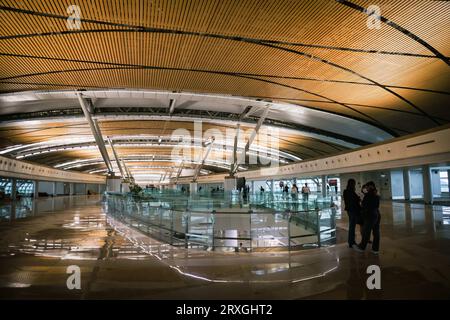 Bangkok, Bangkok, Thaïlande. 25 septembre 2023. 25 septembre 2023, Samut Prakan, Thaïlande, vue générale du nouveau terminal SAT-1 à l'aéroport international Suvarnabhumi à Samut Prakarn pendant la préparation. Le nouveau terminal SAT-1 de l'aéroport international de Suvarnabhumi ouvrira ses portes le 28 septembre 2023. Il vise à augmenter la capacité de l'aéroport de 45 millions à 60 millions d'années (crédit image : © Wissarut Weerasopon/ZUMA Press Wire) À USAGE ÉDITORIAL UNIQUEMENT! Non destiné à UN USAGE commercial ! Banque D'Images