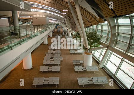 Bangkok, Bangkok, Thaïlande. 25 septembre 2023. 25 septembre 2023, Samut Prakan, Thaïlande, vue générale du nouveau terminal SAT-1 à l'aéroport international Suvarnabhumi à Samut Prakarn pendant la préparation. Le nouveau terminal SAT-1 de l'aéroport international de Suvarnabhumi ouvrira ses portes le 28 septembre 2023. Il vise à augmenter la capacité de l'aéroport de 45 millions à 60 millions d'années (crédit image : © Wissarut Weerasopon/ZUMA Press Wire) À USAGE ÉDITORIAL UNIQUEMENT! Non destiné à UN USAGE commercial ! Banque D'Images