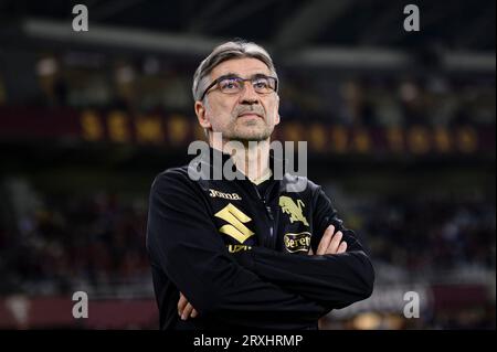 Ivan Juric, entraîneur-chef du Torino FC, regarde avant le match de football Serie A entre le Torino FC et L'AS Roma. Banque D'Images