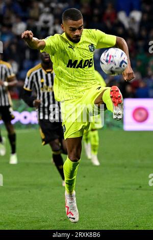 Jeremy Toljan de l'US Sassuolo Calcio en action lors du match de football Serie A entre l'US Sassuolo et la Juventus FC au stade Citta del Tricolore à Reggio Emilia (Italie), le 23 septembre 2023. Banque D'Images