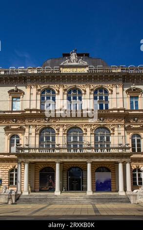 Musée national tyrolien, également connu sous le nom de Ferdinandeum, Innsbruck, Autriche Banque D'Images