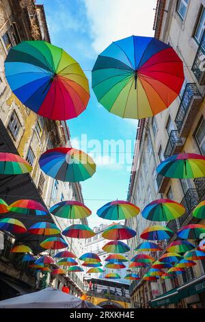 Portugal, Lisbonne, Rua Nova do Carvalho ou la rue Rose, dans la région de Cais do Sodre, est une petite rue piétonne destination la plus chaude de Lisbonne la nuit, Banque D'Images