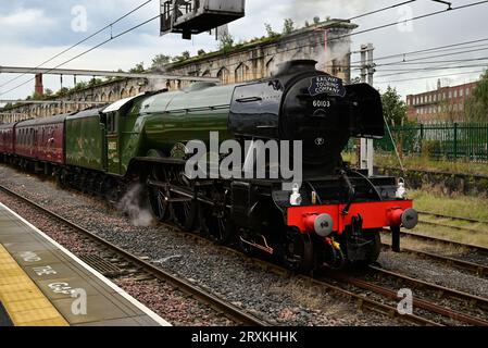 Celebrity Class A3 locomotive à vapeur No 60103 Flying Scotsman attendant à la gare de Carlisle Citadel après avoir transporté le circuit ferroviaire de Waverley depuis York. Banque D'Images