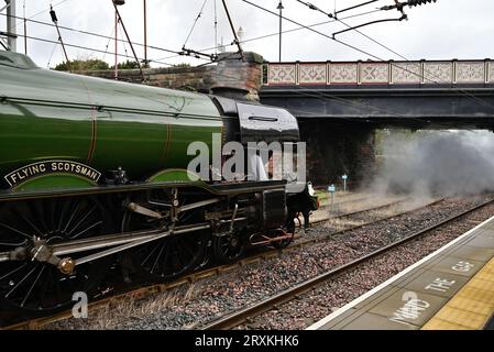 Celebrity Class A3 locomotive à vapeur No 60103 Flying Scotsman attendant à la gare de Carlisle Citadel après avoir transporté le circuit ferroviaire de Waverley depuis York. Banque D'Images