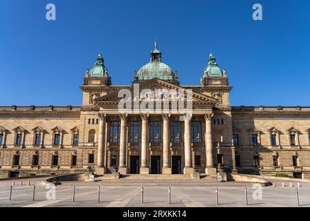 DAS Bundesverwaltungsgericht in Leipzig, Sachsen, Deutschland | Bâtiment du Tribunal administratif fédéral d'Allemagne à Leipzig, Saxe, Allemagne Banque D'Images