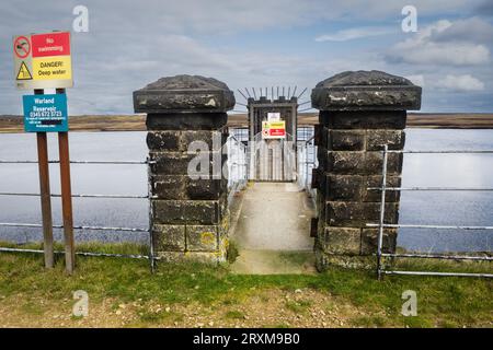 23.09.23 Littleborough, Lancashire, Royaume-Uni. Warland Res sur Pennine Way en direction de stoodley Pike Banque D'Images