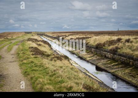 23.09.23 Littleborough, Lancashire, Royaume-Uni. Warland Res sur Pennine Way en direction de stoodley Pike Banque D'Images