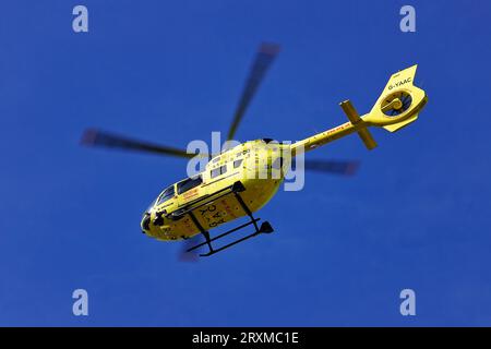 Yorkshire Air Ambulance décolle de l'hôpital Leeds General Infirmary, West Yorkshire, Royaume-Uni Banque D'Images