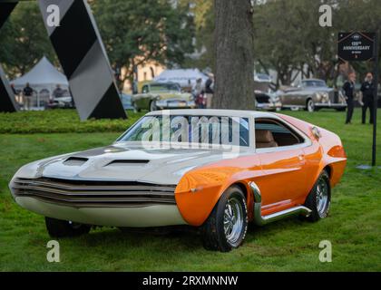 DETROIT, MI/USA - 23 SEPTEMBRE 2023 : le personnalisé 1969 American Motors AMX (Javelin) 400 de l'émission de télévision 'Banacek', Detroit Concours 'd Elegance. Banque D'Images