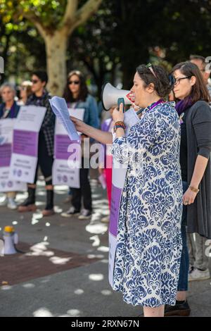 Logroño, la Rioja, Espagne - 23 septembre 2023. Les associations féministes abolitionnistes manifestent contre la légalisation de la prostitution dans LogR Banque D'Images