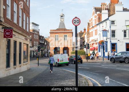 Reigate, Surrey, Royaume-Uni - 26 septembre 2023 : Reigate High Street dans le centre-ville. Banque D'Images