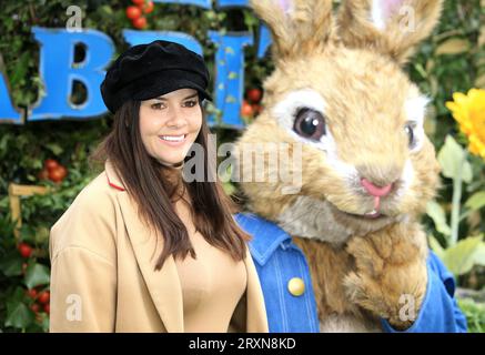 Imogen Thomas assiste à la première du gala britannique de « Peter Rabbit » au vue West End à Londres. Banque D'Images