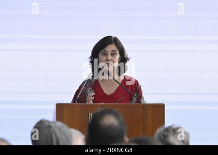 DF - BRASILIA - 09/26/2023 - BRASILIA, CÉRÉMONIE DE LANCEMENT DE LA NOUVELLE STRATÉGIE POUR LE COMPLEXE DE SANTÉ ÉCONOMIQUE et INDUSTRIEL - la ministre de la Santé, Nisia Trindade Lima, lors de la cérémonie de lancement de la nouvelle stratégie pour le complexe économique et industriel de la Santé qui s'est tenue ce mardi 26 septembre au Palacio do Planalto. Photo : Mateus Bonomi/AGIF Banque D'Images