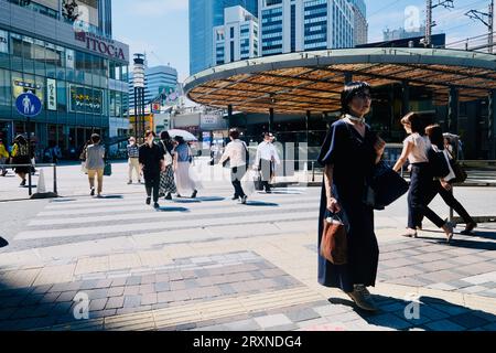 Les gens font leurs affaires quotidiennes à Ginza, Tokyo, Japon Banque D'Images