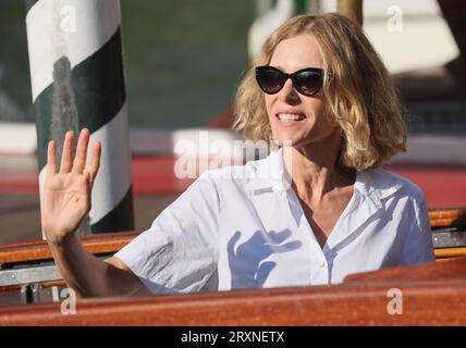 VENISE, ITALIE - SEPTEMBRE 07 : Pascale Arbillot arrive au 80e Festival de Venise 2023 le 07 septembre 2023 à Venise, en Italie Banque D'Images