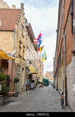 Bruges, capitale de la Flandre Occidentale dans le nord-ouest de la Belgique, se distingue par ses canaux, ses rues pavées et ses bâtiments médiévaux Banque D'Images