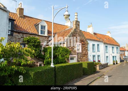 Maisons anciennes dans le village pittoresque de Crail Banque D'Images