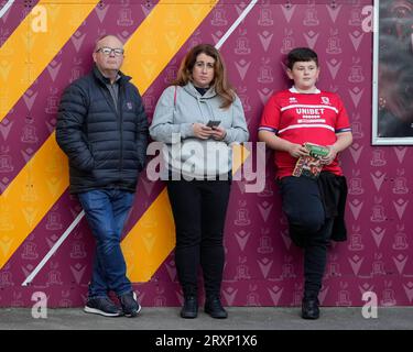 Bradford, Royaume-Uni. 26 septembre 2023. Les supporters de Middlesbrough attendent l'arrivée des équipes le match de la Carabao Cup Bradford City vs Middlesbrough à l'Université de Bradford Stadium, Bradford, Royaume-Uni, le 26 septembre 2023 (photo Steve Flynn/News Images) à Bradford, Royaume-Uni le 9/26/2023. (Photo Steve Flynn/News Images/Sipa USA) crédit : SIPA USA/Alamy Live News Banque D'Images