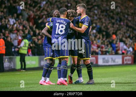 Bradford, Royaume-Uni. 26 septembre 2023. L'attaquant de Middlesbrough Emmanuel Latte Lath (9) marque un BUT 0-1 et célèbre l'attaquant de Middlesbrough Samuel Silvera (18) lors du match de Bradford City AFC contre Middlesbrough FC Carabao Cup, ronde 3 au stade de l'Université de Bradford, Bradford, Royaume-Uni le 26 septembre 2023 Credit : Every second Media/Alamy Live News Banque D'Images