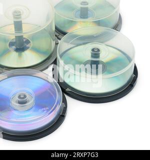 Boîtes avec disque DVD isolé sur fond blanc Banque D'Images