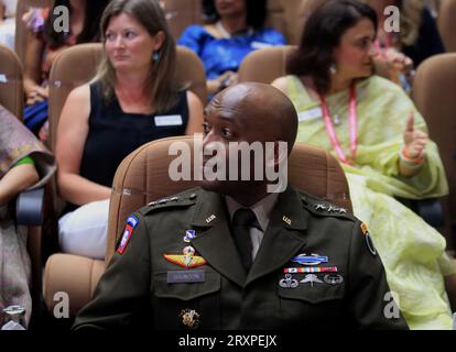 New Delhi, Inde. 26 septembre 2023. Chefs de délégation lors de la cérémonie d'ouverture de la conférence de presse conjointe au centre Manekshaw à New Delhi. Les armées de l'Inde et des États-Unis ont assisté à une conférence de presse conjointe sur la 13e Conférence semestrielle des chefs des armées indo-pacifiques (IPACC) et le 47e Séminaire annuel de gestion de l'armée indo-pacifique (IPAMS) et le 9e Forum senior enrôlé (SELF), au centre Manekshaw. Crédit : SOPA Images Limited/Alamy Live News Banque D'Images