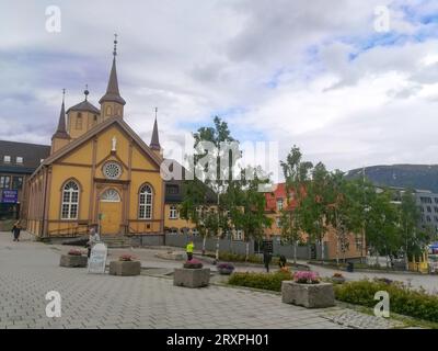 La Norvège est un pays scandinave qui comprend des montagnes, des glaciers et des fjords côtiers profonds. Oslo, la capitale, est une ville d'espaces verts et de musées. Banque D'Images