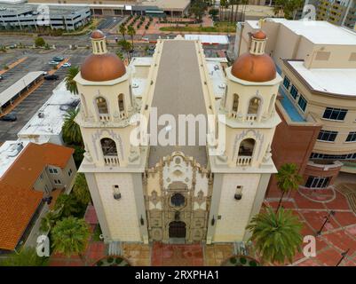 St. Vue aérienne de la cathédrale d'Augustine au coucher du soleil sur 192 S Stone Avenue dans le centre-ville de Tucson, Arizona, États-Unis. Banque D'Images