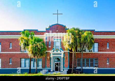 Wings of Life, situé dans l'ancienne rue St. Joseph’s Catholic School, est photographié, le 23 septembre 2023, à Mobile, Alabama. Banque D'Images