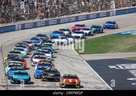 Fort Worth, Texas, États-Unis. 24 septembre 2023. Pilote de la NASCAR Cup Series, Bubba Wallace (23) participe à l'AutoTrader EchoPark Automotive 400 au Texas Motor Speedway à fort Worth TX. (Image de crédit : © Stephen A Arce Grindstone Media/ASP) USAGE ÉDITORIAL SEULEMENT! Non destiné à UN USAGE commercial ! Banque D'Images