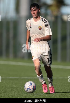 Turin, Italie. 24 septembre 2023. Jan Oliveiras Codina de L'AS Roma lors du match Primavera 1 au Stadio Valentino Mazzola, Turin. Le crédit photo devrait se lire : Jonathan Moscrop/Sportimage crédit : Sportimage Ltd/Alamy Live News Banque D'Images