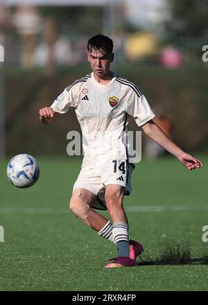 Turin, Italie. 24 septembre 2023. Jan Oliveiras Codina de L'AS Roma lors du match Primavera 1 au Stadio Valentino Mazzola, Turin. Le crédit photo devrait se lire : Jonathan Moscrop/Sportimage crédit : Sportimage Ltd/Alamy Live News Banque D'Images