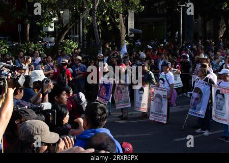 Manifestations à Mexico à l'occasion du 9e anniversaire des 43 étudiants disparus d'Ayotzinapa. 26 septembre 2023 Ciudad Mexico Banque D'Images