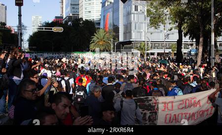 Manifestations à Mexico à l'occasion du 9e anniversaire des 43 étudiants disparus d'Ayotzinapa. 26 septembre 2023 Ciudad Mexico Banque D'Images