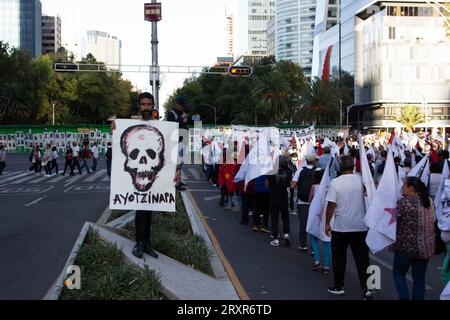 Manifestations à Mexico à l'occasion du 9e anniversaire des 43 étudiants disparus d'Ayotzinapa. 26 septembre 2023 Ciudad Mexico Banque D'Images