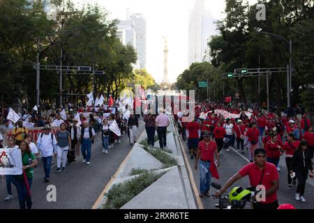 Manifestations à Mexico à l'occasion du 9e anniversaire des 43 étudiants disparus d'Ayotzinapa. 26 septembre 2023 Ciudad Mexico Banque D'Images