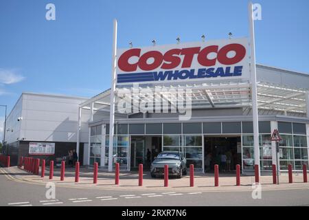 Costco Wholesale Capital Retail Park Cardiff South Wales Royaume-Uni Banque D'Images